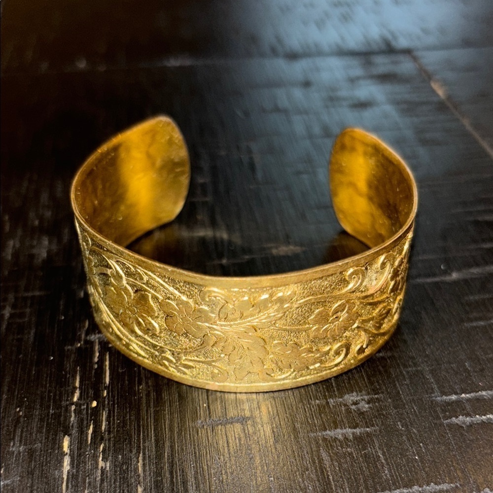 Vintage Gold Tone Scroll Floral Leaf Cuff Adjustable Bracelet